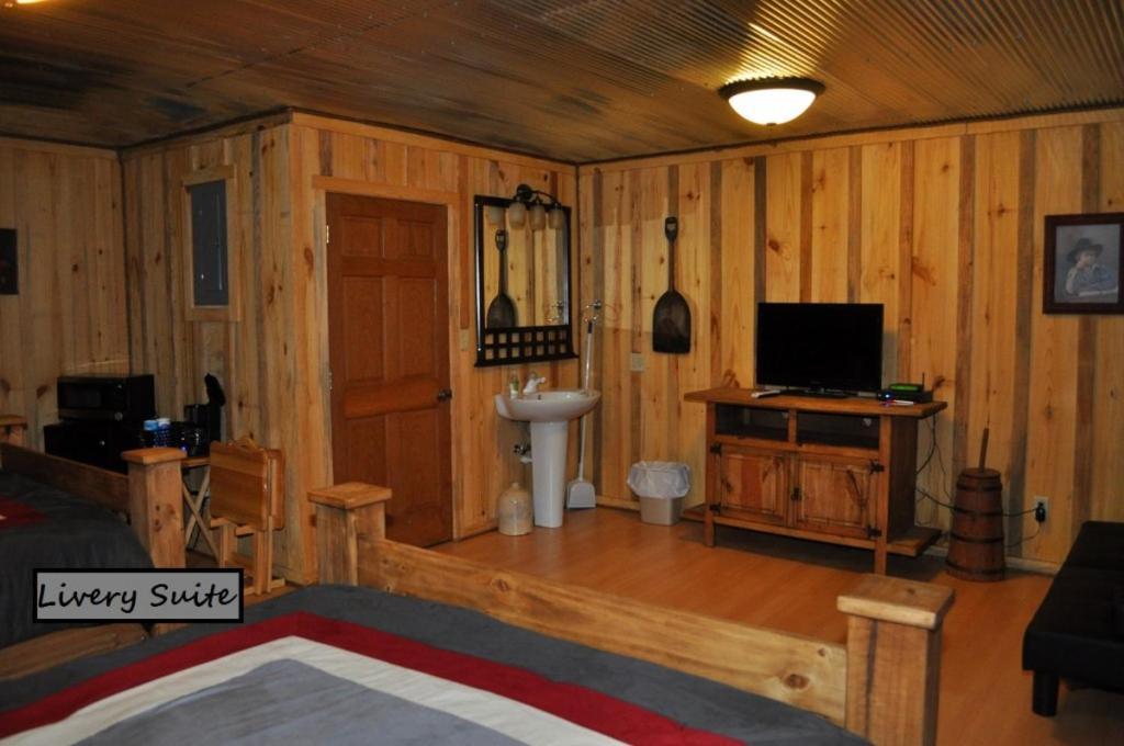 Hotel Diamonds Old West Murfreesboro Esterno foto