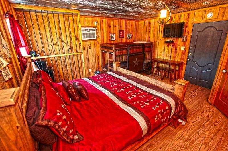 Hotel Diamonds Old West Murfreesboro Esterno foto