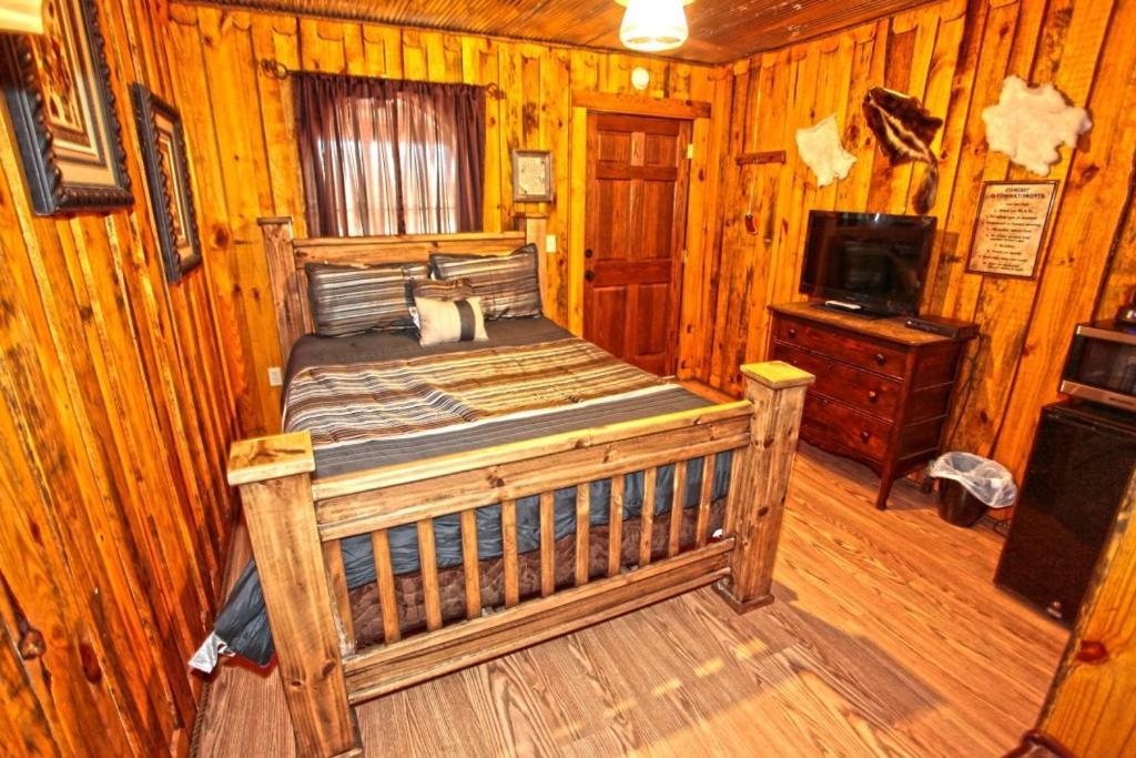 Hotel Diamonds Old West Murfreesboro Esterno foto