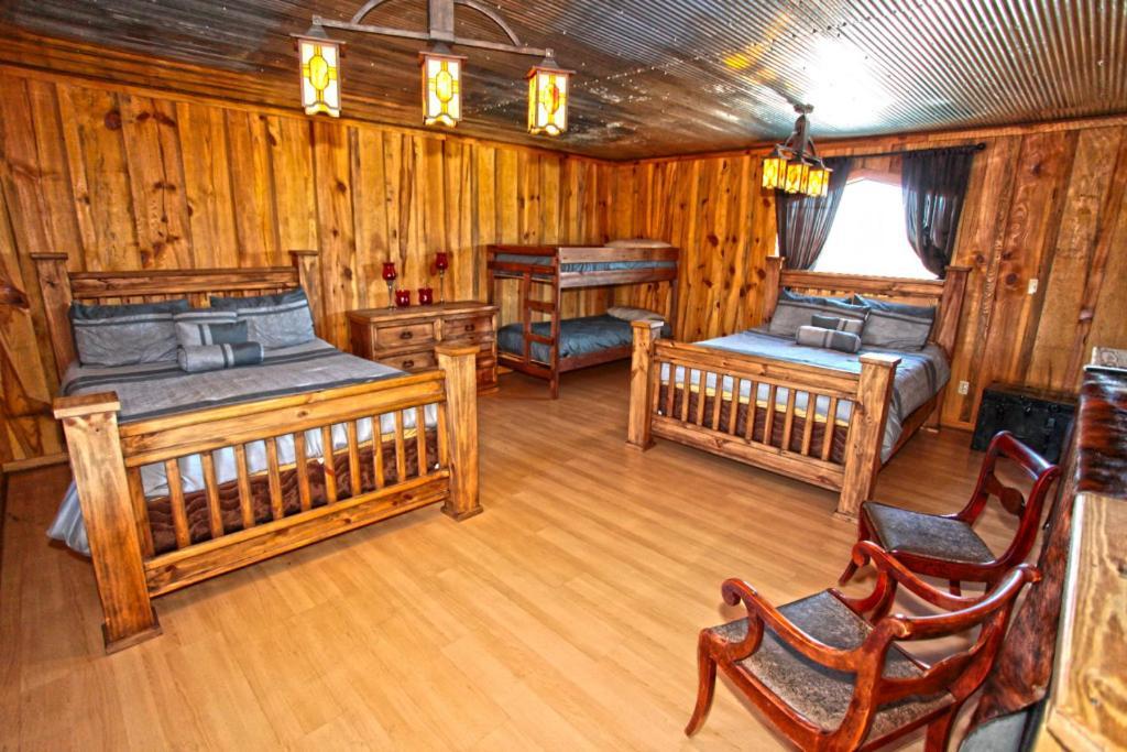 Hotel Diamonds Old West Murfreesboro Esterno foto