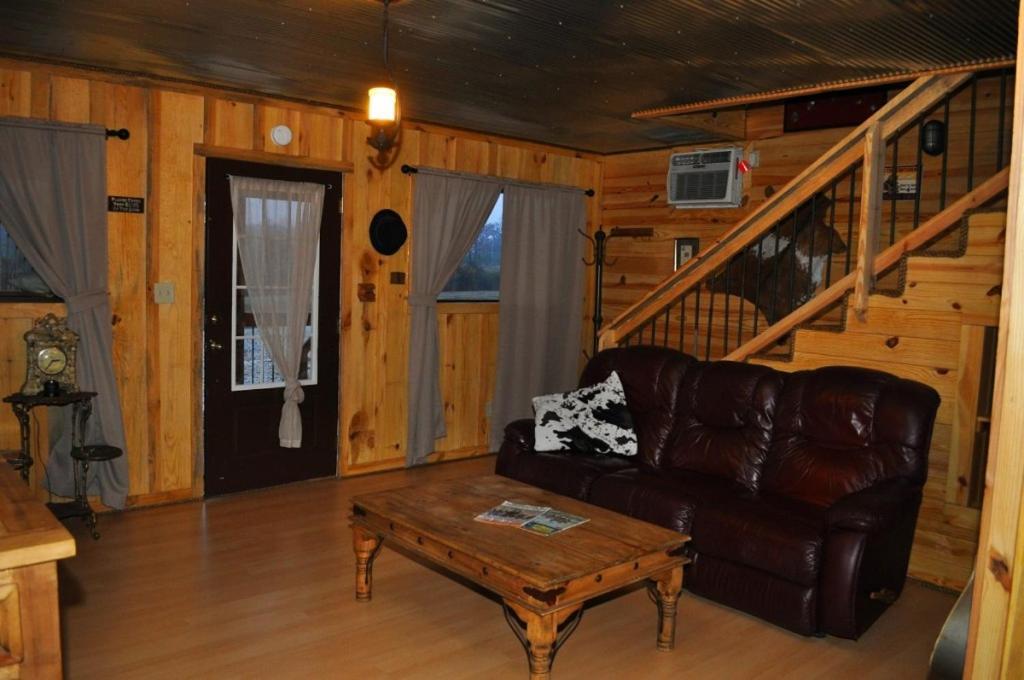 Hotel Diamonds Old West Murfreesboro Esterno foto