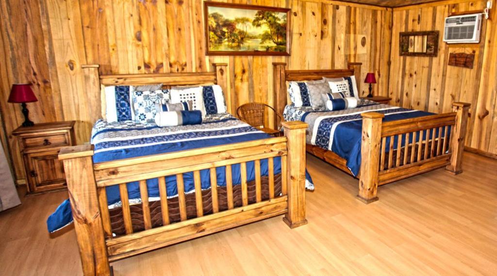 Hotel Diamonds Old West Murfreesboro Esterno foto