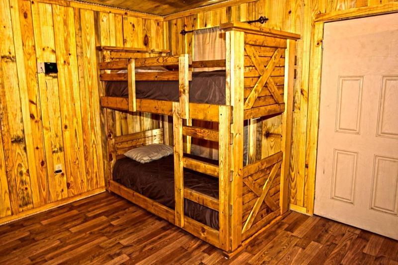 Hotel Diamonds Old West Murfreesboro Esterno foto
