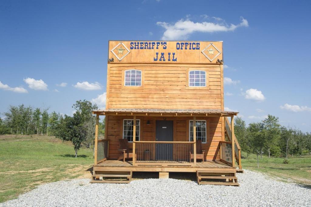 Hotel Diamonds Old West Murfreesboro Esterno foto