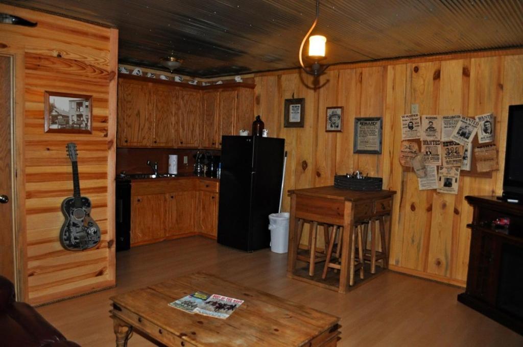 Hotel Diamonds Old West Murfreesboro Esterno foto