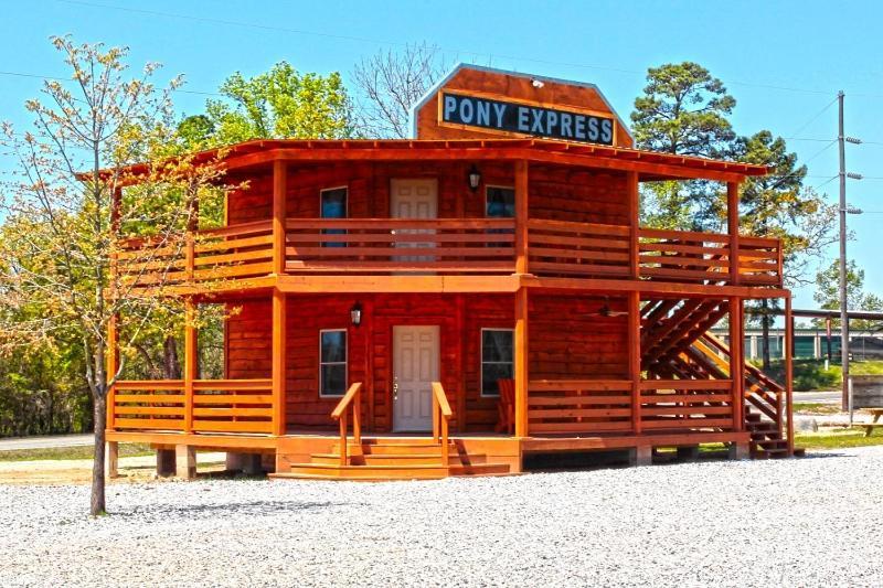 Hotel Diamonds Old West Murfreesboro Esterno foto