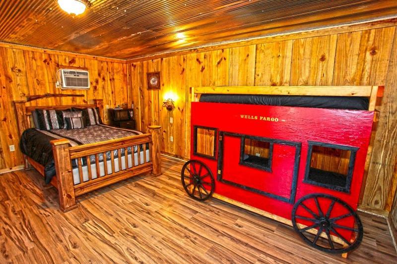 Hotel Diamonds Old West Murfreesboro Esterno foto