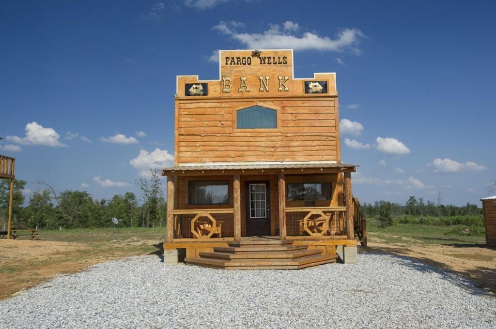 Hotel Diamonds Old West Murfreesboro Esterno foto