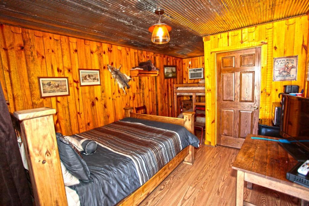 Hotel Diamonds Old West Murfreesboro Esterno foto