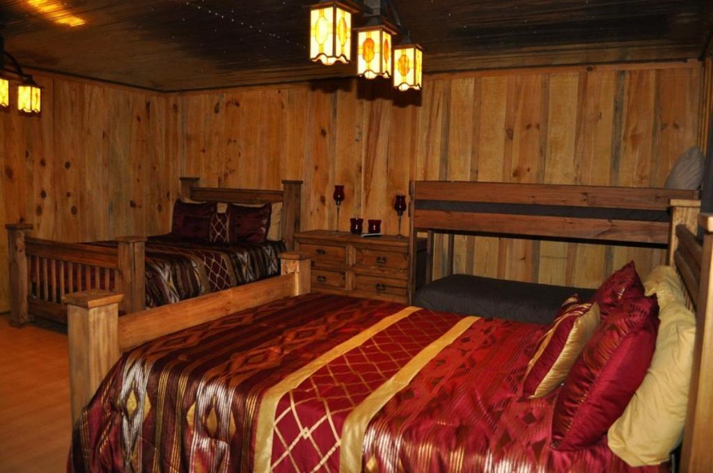 Hotel Diamonds Old West Murfreesboro Esterno foto