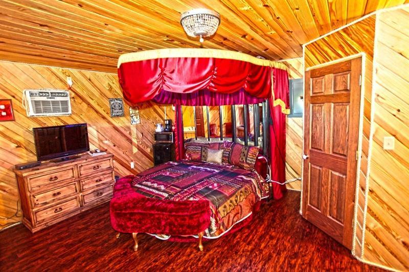 Hotel Diamonds Old West Murfreesboro Esterno foto
